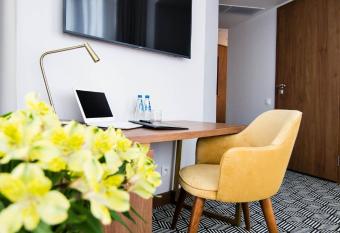 Platinum Residence Boutique has Balcony rooms