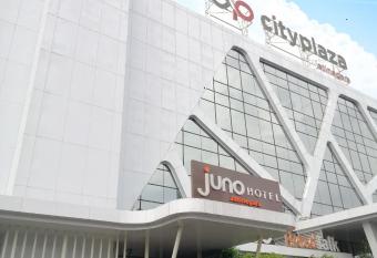 Juno Jatinegara Jakarta allows 18 year olds to book a room