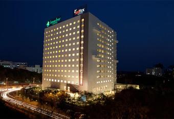 Red Fox by Lemon Tree Hotels, Hyderabad allows 18 year olds to book a room