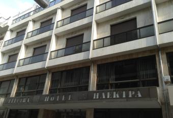 Hotel Electra allows 18 year olds to book a room