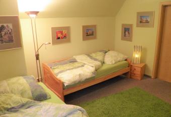 Alices-Ferienwohnungen has Balcony rooms