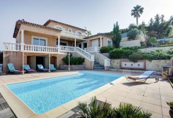 Villa de 3 chambres avec vue sur la mer piscine privee et jardin clos a Frejus a 7 km de la plage has Balcony rooms
