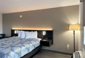 Studio 6 Jackson Ms I-55 allows 18 year olds to book a room