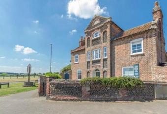 The Globe Inn allows 18 year olds to book a room