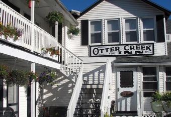Otter Creek Inn has Balcony rooms