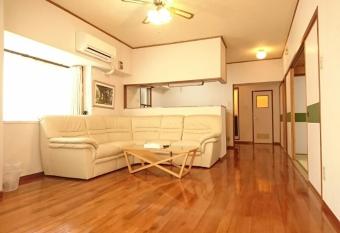 Kokusai Towns Inn allows 18 year olds to book a room