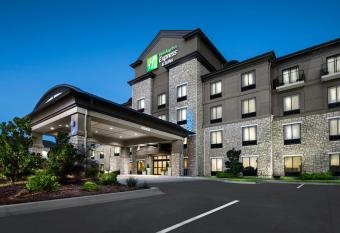 Holiday Inn Express & Suites Conway By IHG has Balcony rooms