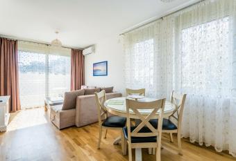 Apartments LORA Cetinjska allows 18 year olds to book a room