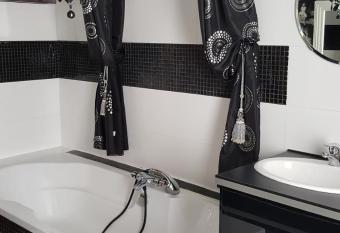 Au berceau du loup agile has Balcony rooms