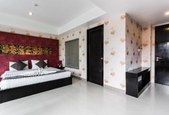 7Q Patong Beach Hotel has Balcony rooms