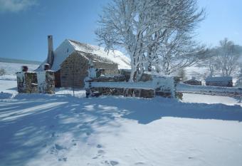 Le Francillon has Balcony rooms