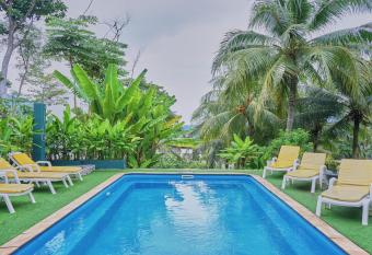 Sea Hills Resort allows 18 year olds to book a room