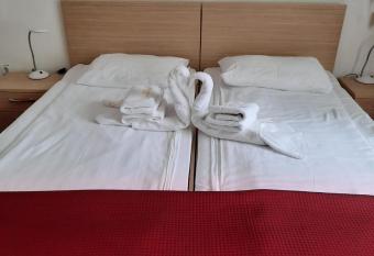 HOSTEL CPPI Vest allows 18 year olds to book a room