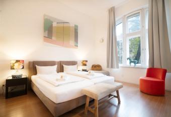 Heger Tor Apartments allows 18 year olds to book a room