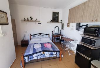 Nicosia rooms Studios has Balcony rooms