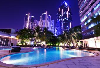 Wyndham Casablanca Jakarta has Smoking rooms