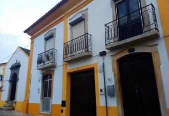 Casa Sardoal allows 18 year olds to book a room