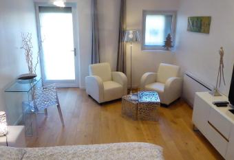 La Halte has Balcony rooms