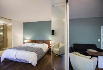 Designhotel Gius La Residenza has rooms with a private hot tub