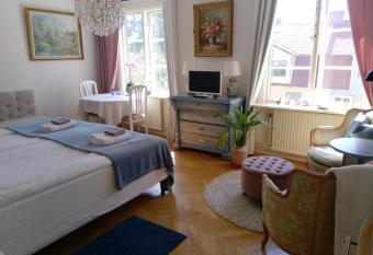 B&B Lilla Lotten has Balcony rooms