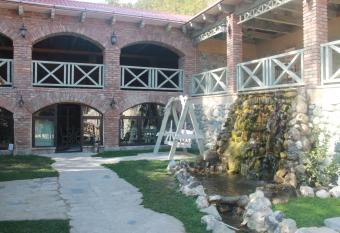 Hotel Restaurant Kakhaberi has Balcony rooms