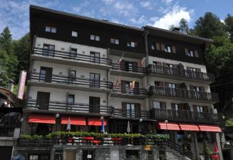 Hotel Etoile De Neige has Balcony rooms