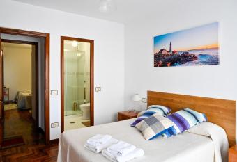 Vivienda de uso turistico has Balcony rooms