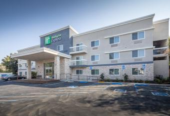 Holiday Inn Express Sunnyvale - Silicon Valley By IHG has Balcony rooms
