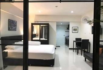 Vip condo chain by Linda has Balcony rooms