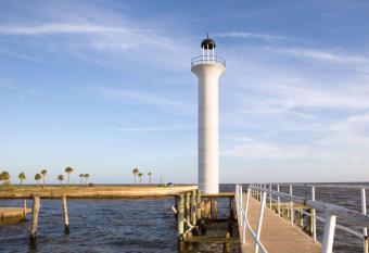 Biloxi Beach Hotel has Smoking rooms