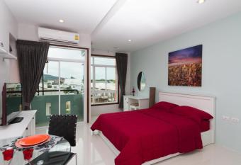 The Bell Condo Mountain view has Balcony rooms