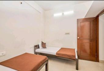 Transit Dorms - A Backpackers Inn & Hostel allows 18 year olds to book a room