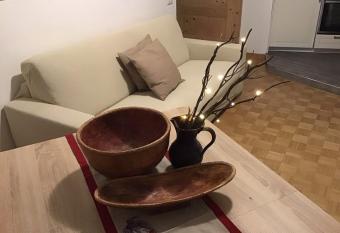 Un nido in centro allows 18 year olds to book a room