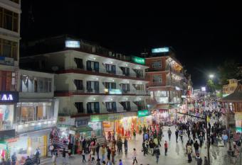 Hotel Highway inn allows 18 year olds to book a room