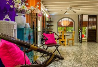 Sino House Phuket Hotel - SHA Plus has Smoking/Balcony rooms