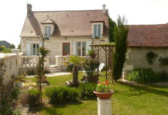 Aux Jardin s de la Bosniere has Balcony rooms