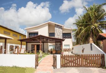 Pousada Nossa Ilha allows 18 year olds to book a room