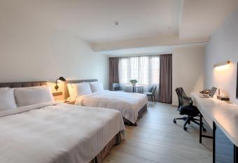 Howard Plaza Hotel Hsinchu allows 18 year olds to book a room