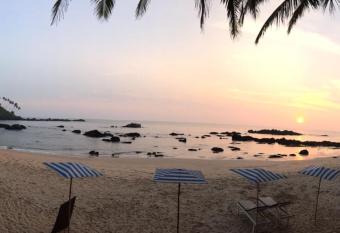 Cola Beach Sunset Bay has Balcony rooms