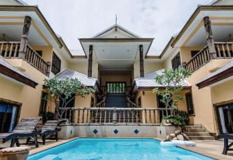 Haadson Resort & Koh Raham has Balcony rooms