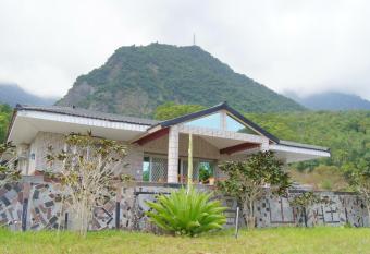 Xiao Guilin Homestay has Balcony rooms
