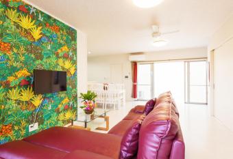 Kariyushi Condominium Resort Nago RB Villa allows 18 year olds to book a room
