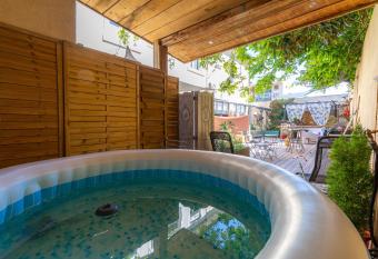 Loft Domloc has Balcony rooms