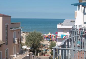 Residence Mediterraneo allows 18 year olds to book a room