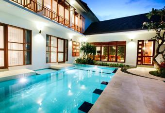 Pudak Sari Unizou allows 18 year olds to book a room