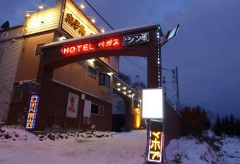 Hotel Vegas (Adult Only) allows 18 year olds to book a room