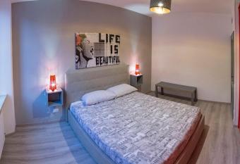 La Casa nel Borgo has Balcony rooms