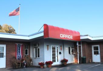 Budget Host Crestview Inn allows 18 year olds to book a room