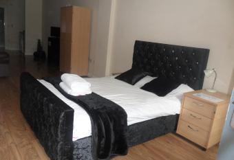 KG Short Stay Express Luxury Apartments allows 18 year olds to book a room