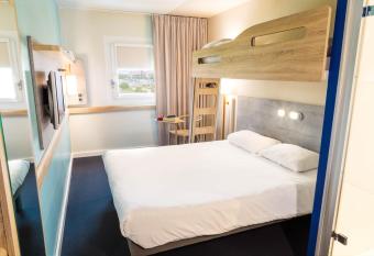 ibis Budget Luxembourg Aeroport allows 18 year olds to book a room
